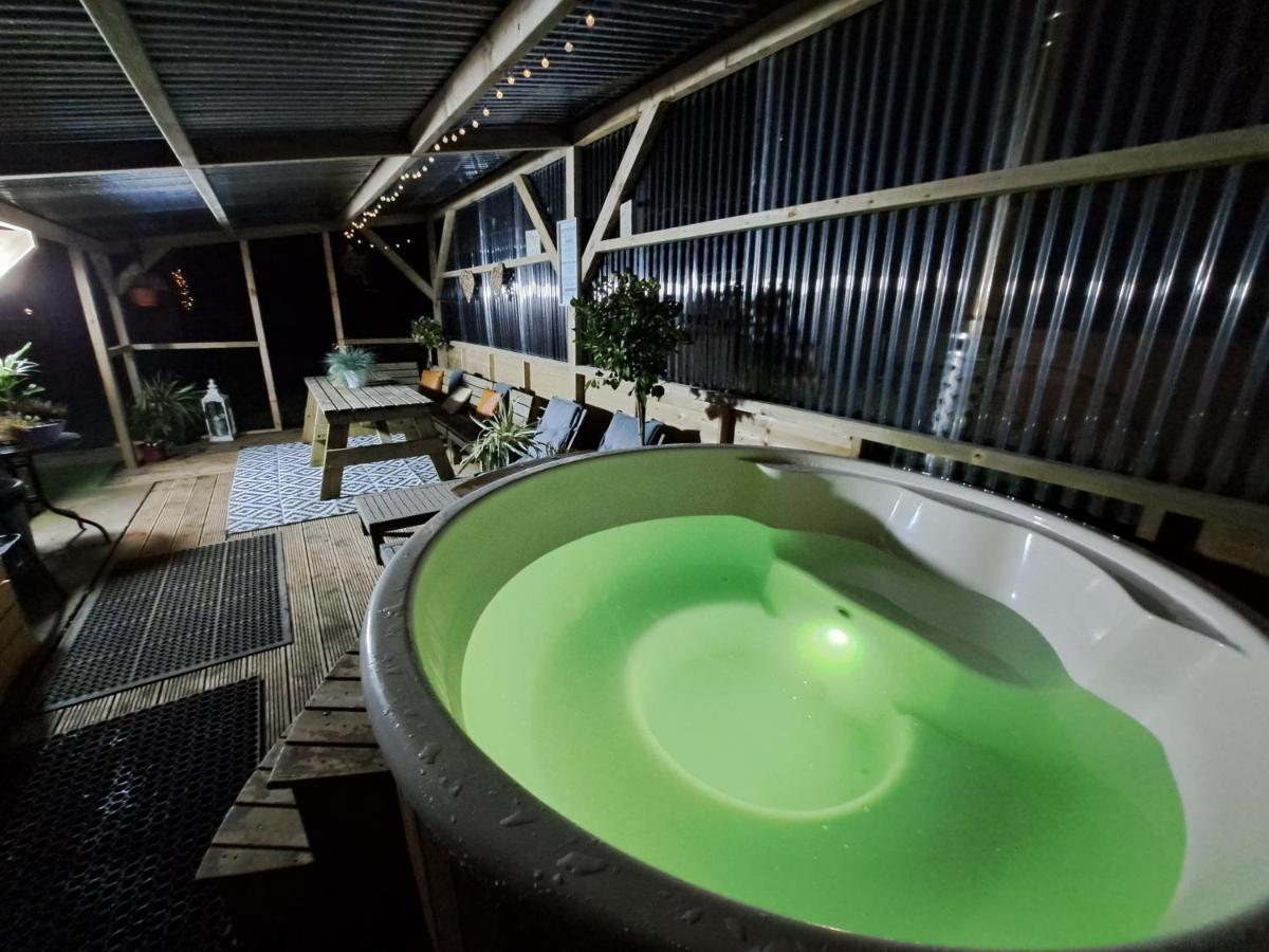 The Ranch Cabin Rathdowney Eksteriør bilde